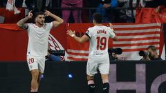 SEVILLA, 28/01/2024.- Isaac Romero (i) delantero del Sevilla, celebra tras marcar el 1-0 durante el partido de la Jornada 22 de LaLiga que estos dos equipos juegan hoy en el estadio Sánchez Pizjuán. EFE/ Julio Muñoz
