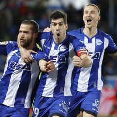 La pizarra de Abelardo y Laguardia dan los tres puntos