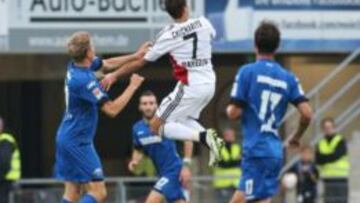 El mexicano disput&oacute; 73 minutos en el amistoso donde cayeron 2-0 ante Paderborn. 