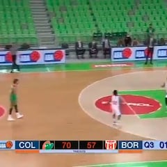 El canastón imposible desde más allá del parking: es asombroso lo perfecta que entra la pelota