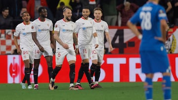 Gudelj celebra su gol al PSV.