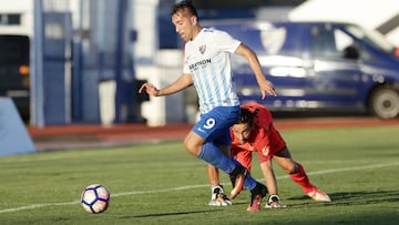 El Málaga golea al Almería y En Nesyri sigue de pichichi