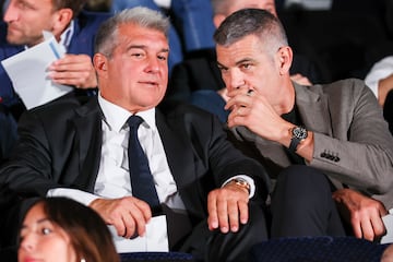 Enric Masip junto a Joan Laporta.