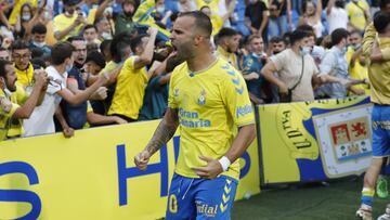 2-1. Jesé celebra el segundo gol que anota Pablo Larrea en el minuto 91.