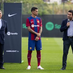 El Barcelona busca polivalencia