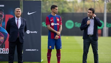 Joao Cancelo durante su presentación con el Barcelona en 2023.