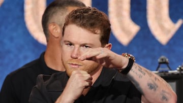AME7876. NUEVA YORK (ESTADOS UNIDOS), 22/06/2025.- El mexicano Saúl 'Canelo' Álvarez reacciona durante una rueda de prensa este domingo, en Nueva York (Estados Unidos). EFE/ Octavio Guzmán