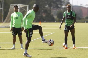 Atlético Nacional se prepara para enfrentar a Colo Colo en la Libertadores y a Huila en la semifinal de la Liga Águila.