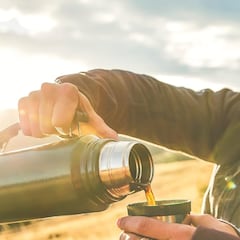 El termo Stanley que mantiene el café caliente durante todo un día