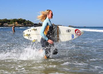 Divertida sesión de fotos de Maria Petersson en Biarritz