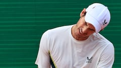 Britain's Andy Murray reacts as he plays against Australia's Alex De Minaur during their Monte-Carlo ATP Masters Series tournament round of 64 tennis match in Monaco on April 10, 2023. (Photo by Valery HACHE / AFP)