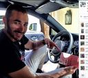 Benzema publica una foto con su carnet de conducir