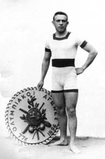 Alfréd Hajós, el primer campeón olímpico de natación. La competiciones de este deporte se desarrollaron en mar abierto porque los organizadores rechazaron la construcción de un estadio especializado debido a los elevados costes.