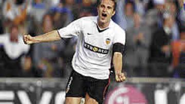 <B>ESPECTACULAR SEGUIMIENTO.</B> Los medios televisivos y radiofónicos realizarán un amplio despliegue para atender a una jornada que puede bautizar al nuevo campeón.