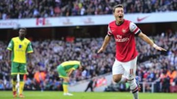 &Ouml;zil, mediocentro del Arsenal