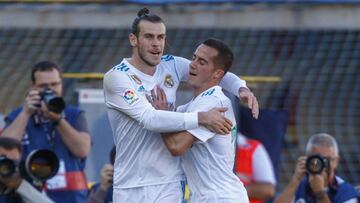 Bale celebra su primer gol con Lucas Vázquez.