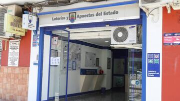 Exterior de una Administraci&oacute;n de Loter&iacute;a en Manises.