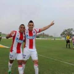 Junior se afianza en el liderato con Vladimir protagonista