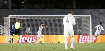 1-0. Karim Benzema celebró el primer gol.