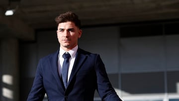 Julián Alvarez, de viaje a Salzburgo. El último pase antes de Salzburgo.