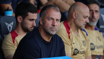 Hansi Flick, en el partido ante el Athletic en Montjuïc.
