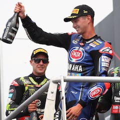 Van der Mark hace historia al ganar en Donington