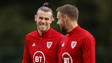 Gales convoca a Bale pese a que sigue lesionado con el Madrid