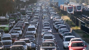 ¡Atención conductores! Autos con engomado verde tienen prohibido transitar en CdMx y EdoMex este jueves 26 de junio del 2025.