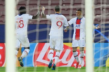 1-2. Kylian Mbapp¨¦ celebr¨® el segundo gol.