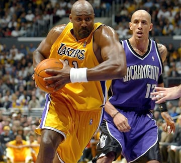 18 temporadas con John Stockton y Utah Jazz y una ¨²ltima buscando a la desesperada el anillo con los Lakers, que perdieron las Finales 2004 ante los Pistons en plena implosi¨®n del fara¨®nico proyecto Kobe-Shaquille-Payton-Malone.