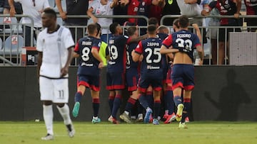 El Cagliari, con Godín y Nández de titulares, rescata un punto