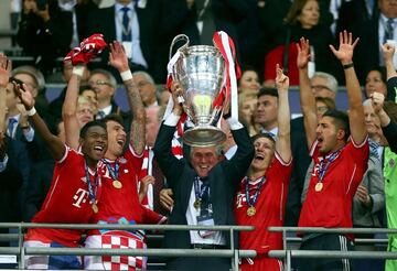 Su segunda Champions en su palmarés particular y otra vez venciendo en una final al Dormund. La final se disputó en Londres (Wembley Stadium) y el equipo dirigido por Jupp ganó 1-2.