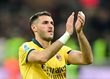 Dulio Davino, director deportivo de Selecciones: “Santi Giménez está muy a tiempo todavía”