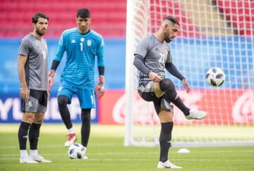 Ashkan Dejagah con el balón. 