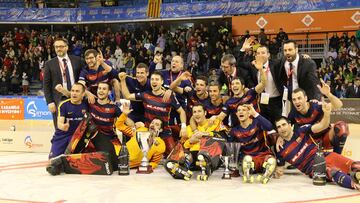 Los jugadores del F.C. Barcelona de Hockey Patines celebran su vigésimo título de Copa del Rey logrado en la presente temporada.