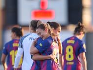 Serrajordi y Carla Julià, celebrando el 1-3 del Barcelona ante el Badalona.