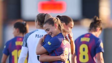 Serrajordi y Carla Julià, celebrando el 1-3 del Barcelona ante el Badalona.
