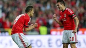 Rodrigo y Gaitán celebran un gol.