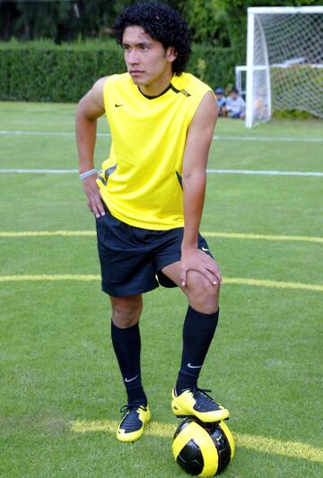 Equipo en ese entonces : América
Equipo actual: Xelajú