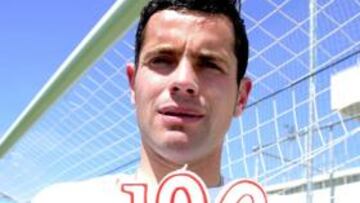 <b>CELEBRACIÓN. </b>Cristian posa para AS pensando en la posibilidad de cumplir su centenario como amarillo en Heliópolis.