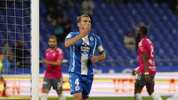 Álex Bergantiños celebra un gol ante el Talavera.