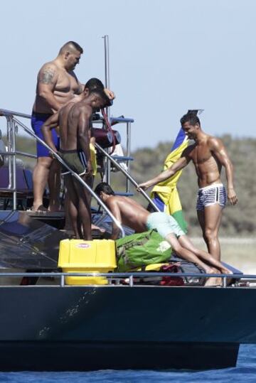 Cristiano Ronaldo disfruta de sus vacaciones en Ibiza