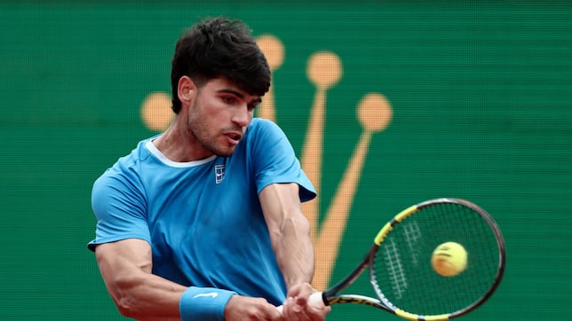 Carlos Alcaraz aguanta el pulso por el uno con su victoria 300