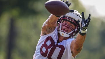 ASHBURN, VA - AUGUST 10: Sammis Reyes #80 of the Washington Commanders participates in a drill during training camp at INOVA Sports Performance Center on August 10, 2022 in Ashburn, Virginia. (Photo by Scott Taetsch/Getty Images)