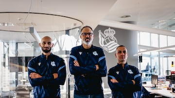 Pellegrino Matarazzo, nuevo entrenador de la Real Sociedad, con sus dos ayudantes. /FOTO: REAL SOCIEDAD