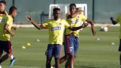 Luis Sinisterra: "Queiroz me habla y me corrige mucho"