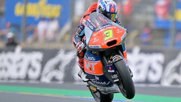 MT Helmets - MSI's Spanish rider Sergio Garcia competes during the French Moto2 Grand Prix race at the Bugatti circuit in Le Mans, northwestern France, on May 12, 2024. (Photo by LOU BENOIST / AFP)