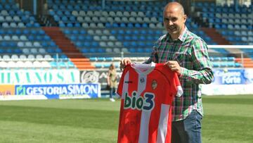 La Deportiva present&oacute; la camiseta conmemorativa de su primer salto a Segunda Divisi&oacute;n.