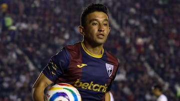 Christian Bermudez of Atlante during the Final first leg match between Atlante and Leones Negros as part of the Torneo Clausura 2024 Liga BBVA Expansion MX at Ciudad de los Deportes Stadium on May 08, 2024 in Mexico City, Mexico.