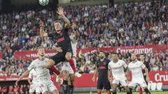 Simeone tardó un tiempo en contrarrestar los tres centrales de Lopetegui